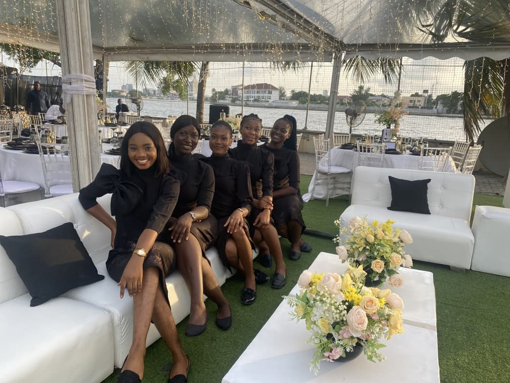 Reni's Gallery team